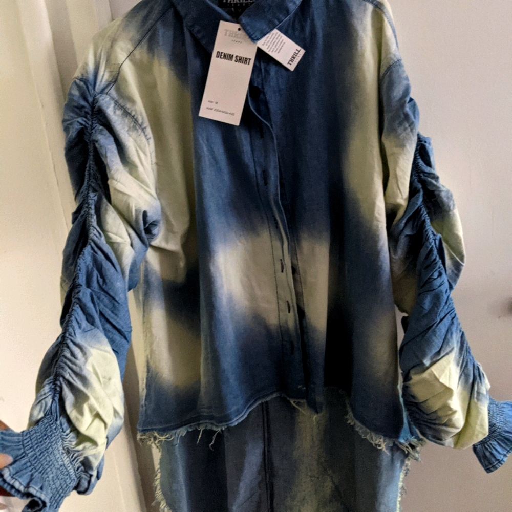 Women's shirt